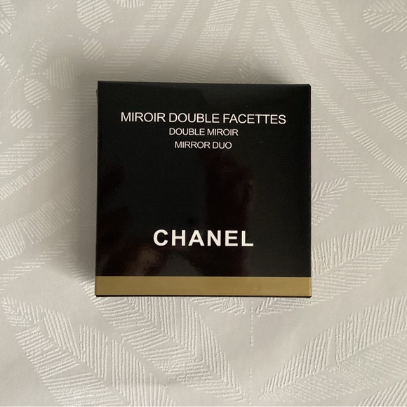 NEW CHANEL Black Compact Mirror - Picture 6 of 7